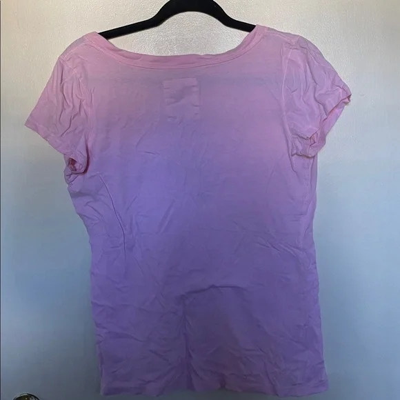 Hollister Women's Light Pink V-Neck Tee - Picture 2 of 5